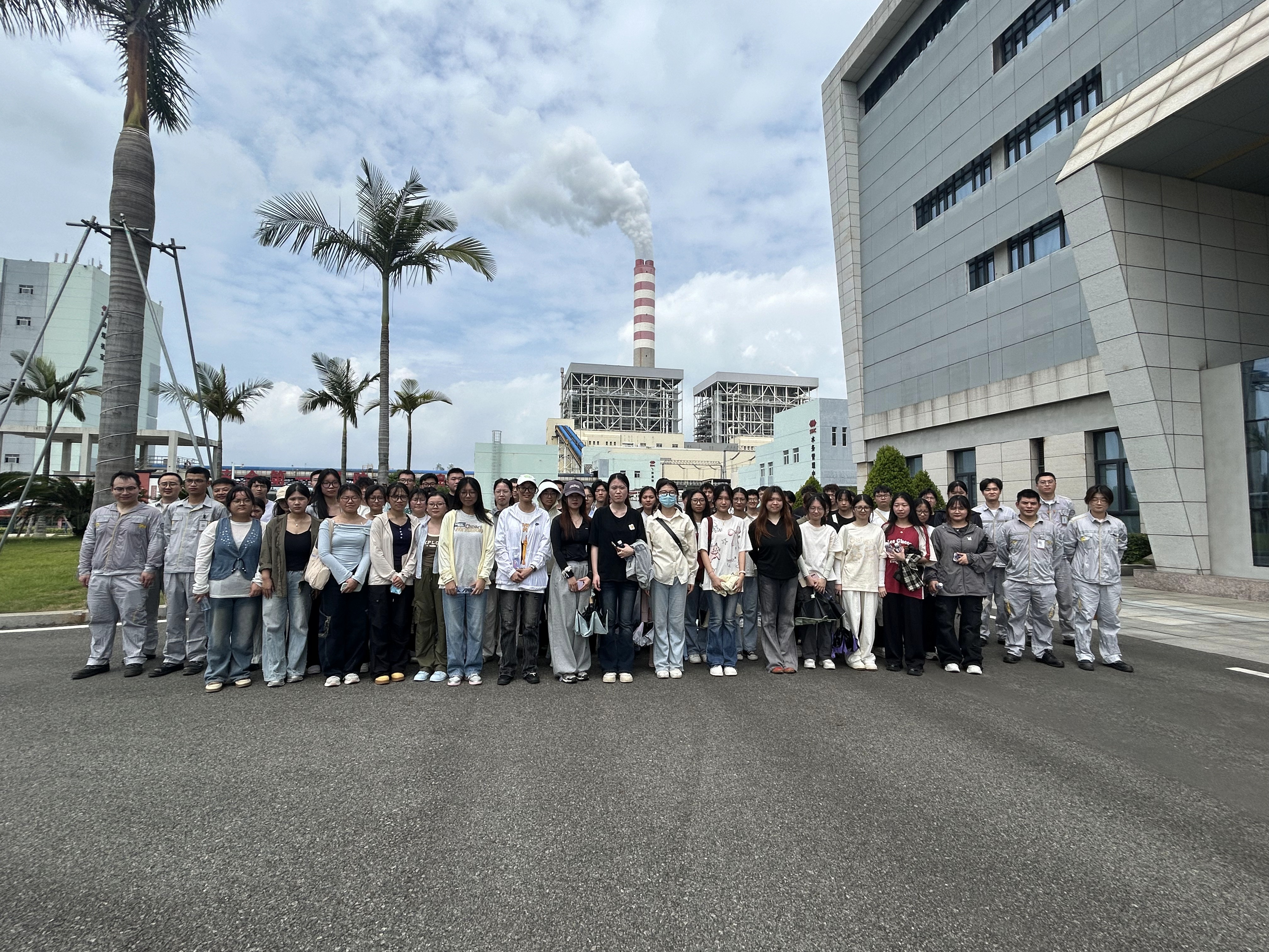 从听理论到看实操,在生产现场解锁环保新认知!——莆田学院师生走进国投湄洲湾电力